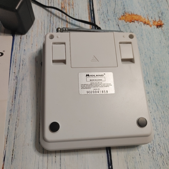 Midland All Hazards Weather Alert Radio WR-100 - Picture 4 of 4